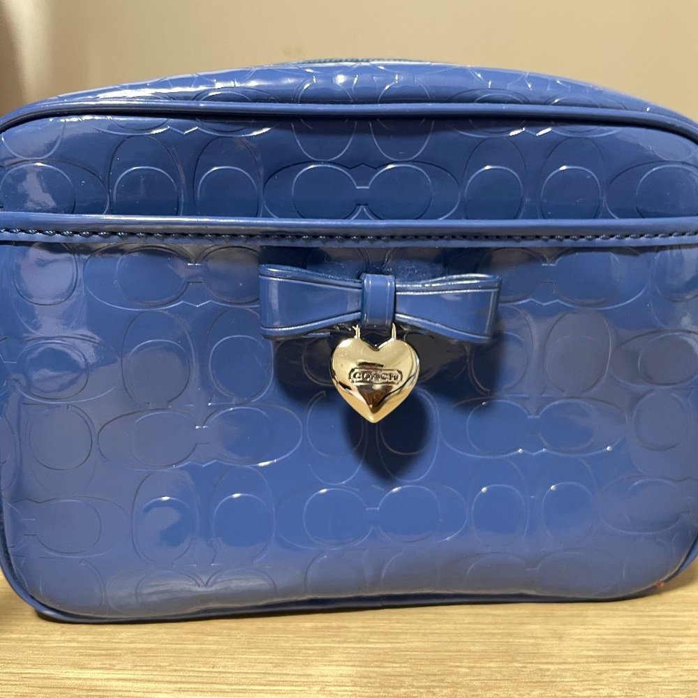 COACH EMBOSSED LIQUID GLOSS MINI CAMERA BAG PRE-OWNED